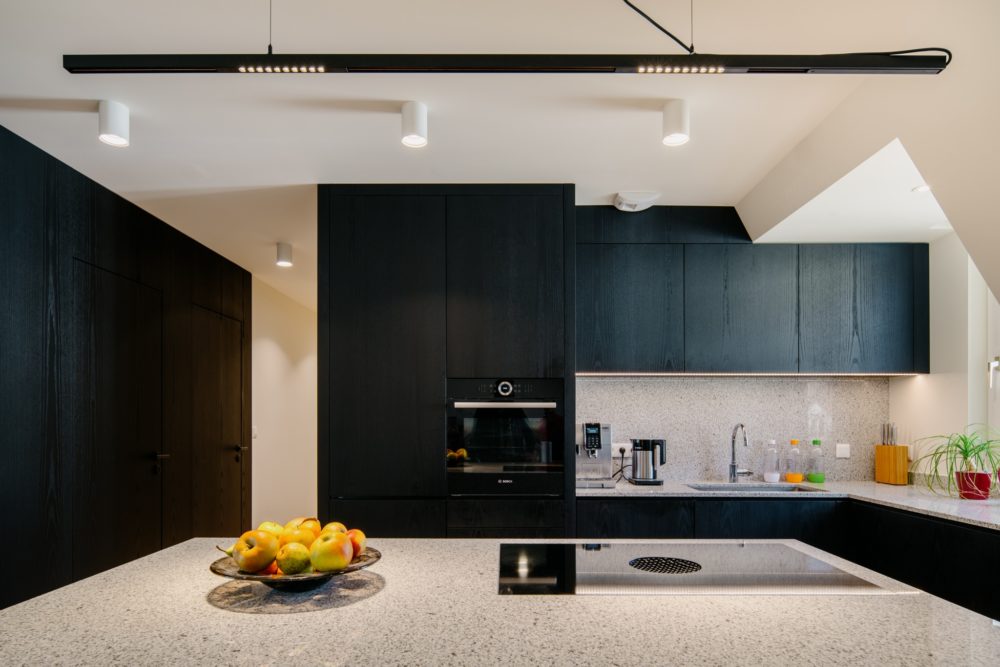rénovation appartement strasbourg welcome back surprise adrien puzzuoli cuisine noire granit