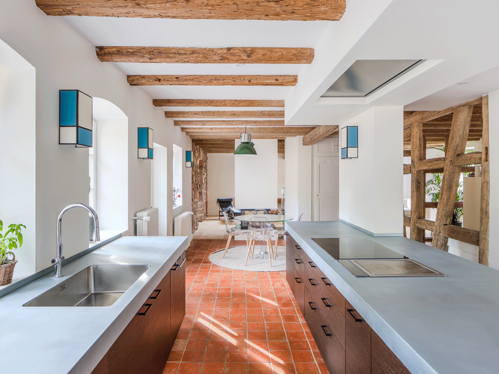 Berstett maison à colombage rénovation alsace architecte surprise adrien puzzuoli architecte cuisine avant apres bois zinc plan de travail