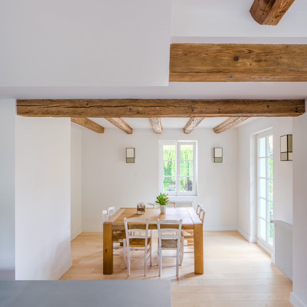 Berstett maison à colombage rénovation alsace architecte surprise adrien puzzuoli architecte salle à manger cuisine plateau zinc