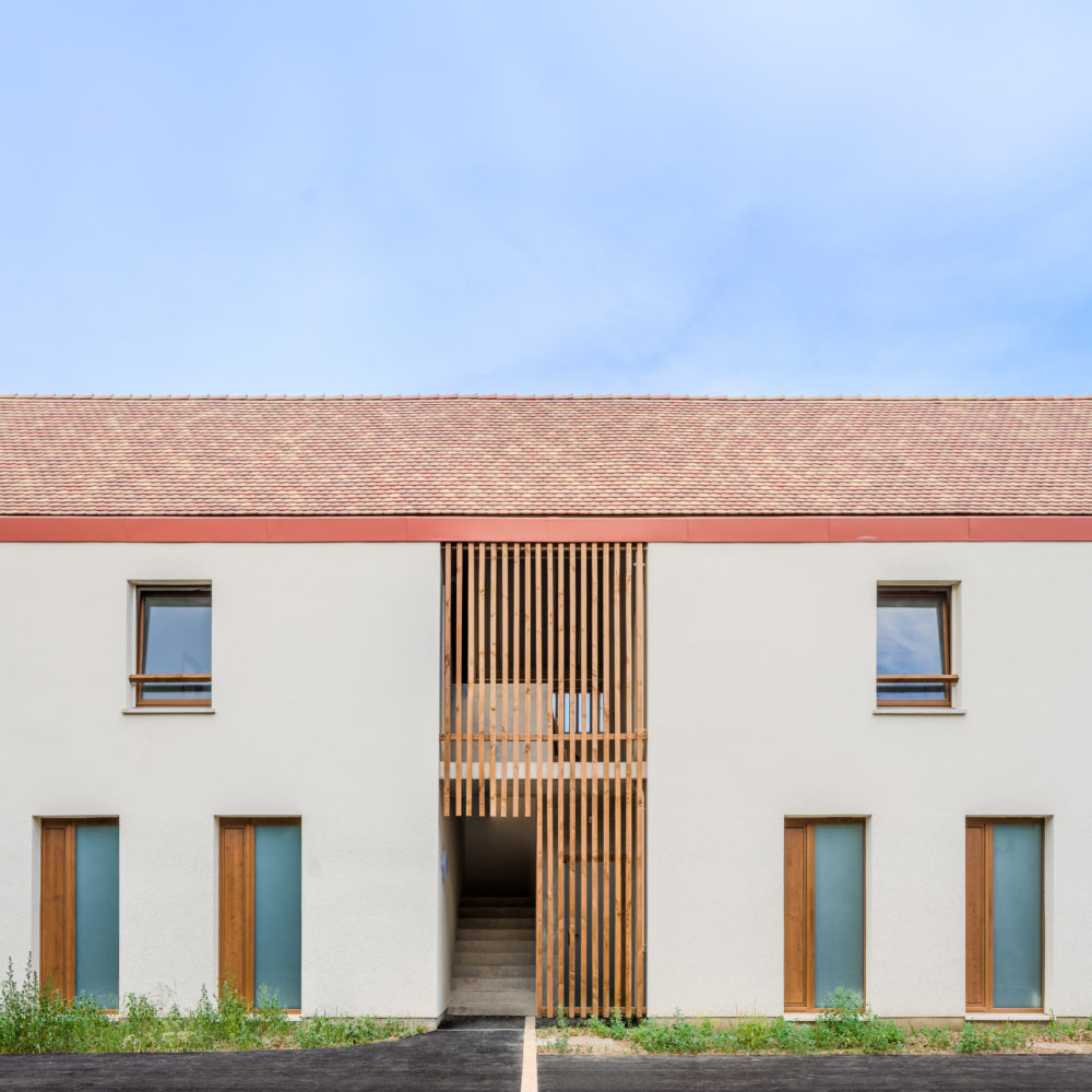 duttlenheim cabinet de kinésithérapie architecte surprise adrien puzzuoli architecte construction neuve projet alsace facade crépis fenetre bois chevetre bois tuile koramic saint jean détail chaineau